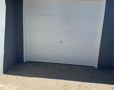 1124 Ramona Avenue - Photo Thumbnail 13