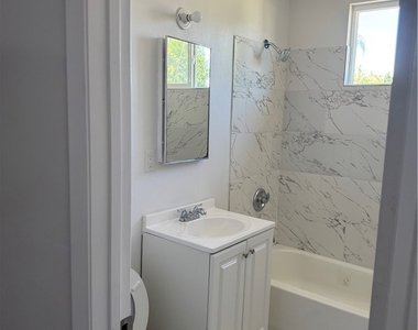 1124 Ramona Avenue - Photo Thumbnail 7