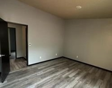 4229 Cocopah Lane - Photo Thumbnail 11