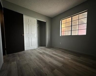 4229 Cocopah Lane - Photo Thumbnail 9