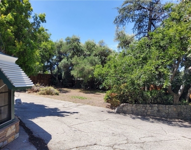 10630 Hillhaven Avenue - Photo Thumbnail 3