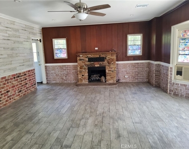 10630 Hillhaven Avenue - Photo Thumbnail 2