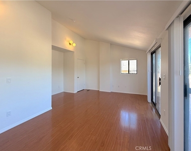 2438 Andreo Avenue - Photo Thumbnail 3
