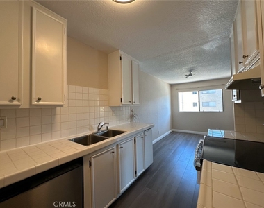 2386 E Del Mar Boulevard - Photo Thumbnail 16