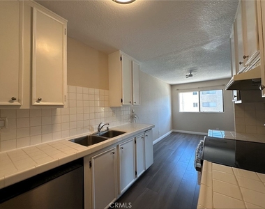 2386 E Del Mar Boulevard - Photo Thumbnail 27