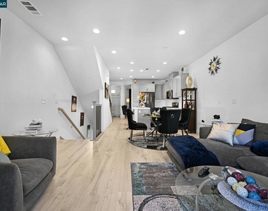 296 Laurel Knoll Dr - Photo Thumbnail 2