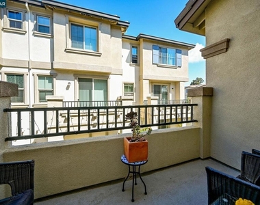 296 Laurel Knoll Dr - Photo Thumbnail 18