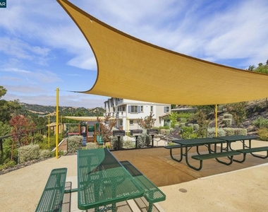 296 Laurel Knoll Dr - Photo Thumbnail 19