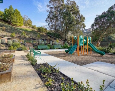 296 Laurel Knoll Dr - Photo Thumbnail 23