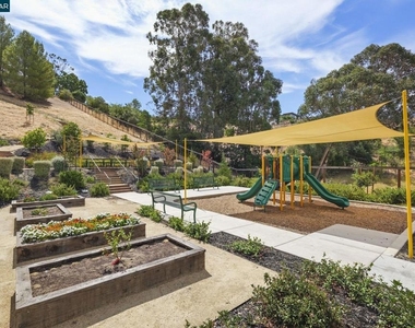 296 Laurel Knoll Dr - Photo Thumbnail 22