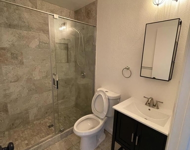 808 14th St - Photo Thumbnail 11