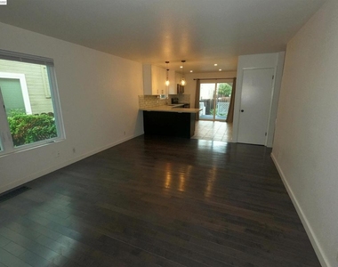 808 14th St - Photo Thumbnail 7