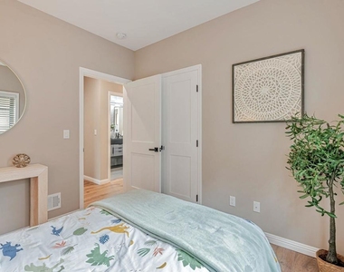 2443 13th Ave - Photo Thumbnail 16