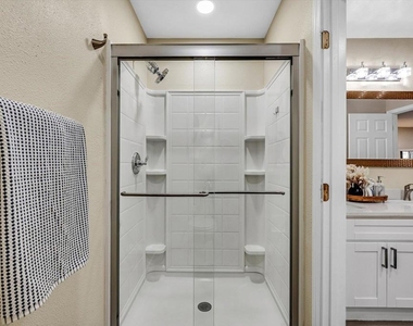 39139 Argonaut Way - Photo Thumbnail 17