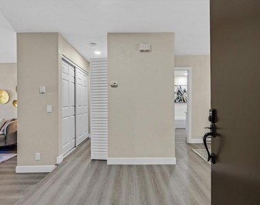 39139 Argonaut Way - Photo Thumbnail 16