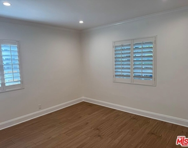 6542 Zelzah Ave - Photo Thumbnail 6
