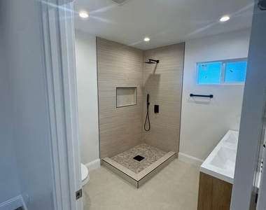 6542 Zelzah Ave - Photo Thumbnail 12