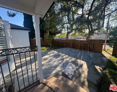6542 Zelzah Ave - Photo Thumbnail 14