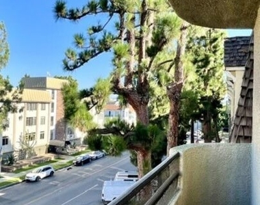 420 S Harvard Boulevard - Photo Thumbnail 14