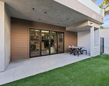 556 N Flores Street - Photo Thumbnail 23