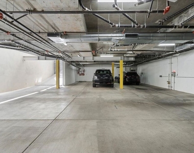 556 N Flores Street - Photo Thumbnail 27