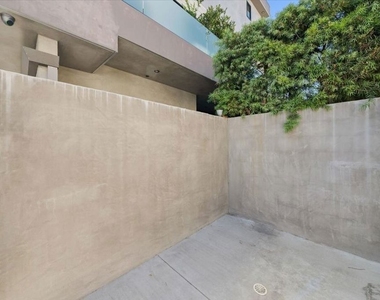 556 N Flores Street - Photo Thumbnail 24