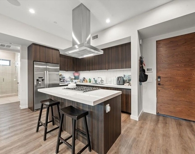 556 N Flores Street - Photo Thumbnail 6