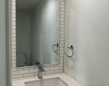 5226 Satsuma Avenue - Photo Thumbnail 5