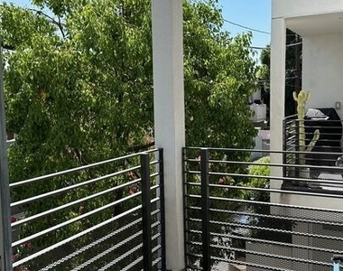 5226 Satsuma Avenue - Photo Thumbnail 13