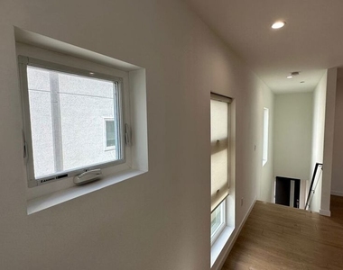 5226 Satsuma Avenue - Photo Thumbnail 25