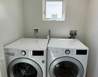5226 Satsuma Avenue - Photo Thumbnail 23