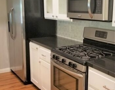1031 N Crescent Heights Boulevard - Photo Thumbnail 3