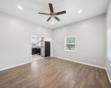 1543 W 23rd Street - Photo Thumbnail 4
