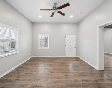 1543 W 23rd Street - Photo Thumbnail 5