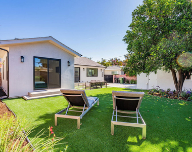 19602 Hamlin Street - Photo Thumbnail 2