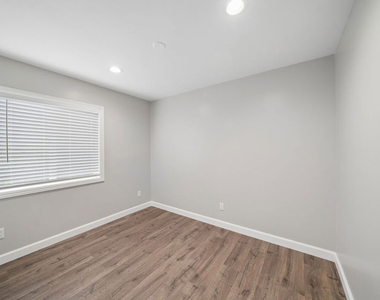 1545 W 23rd Street - Photo Thumbnail 8