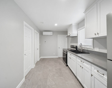 1545 W 23rd Street - Photo Thumbnail 2