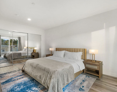 4806 Sylmar Ave Penthouse - Photo Thumbnail 22