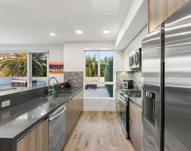 4806 Sylmar Ave Penthouse - Photo Thumbnail 35