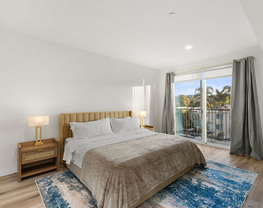 4806 Sylmar Ave Penthouse - Photo Thumbnail 53