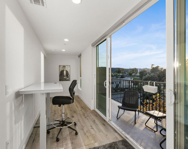 4806 Sylmar Ave Penthouse - Photo Thumbnail 52