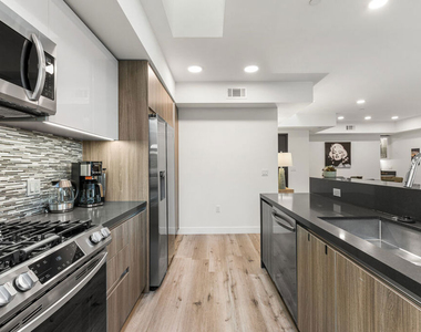 4806 Sylmar Ave Penthouse - Photo Thumbnail 6