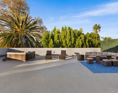 4806 Sylmar Ave Penthouse - Photo Thumbnail 11