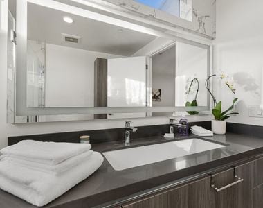 4806 Sylmar Ave Penthouse - Photo Thumbnail 43