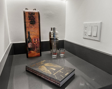 4806 Sylmar Ave Penthouse - Photo Thumbnail 38