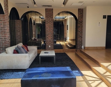 460 S Spring Street - Photo Thumbnail 43