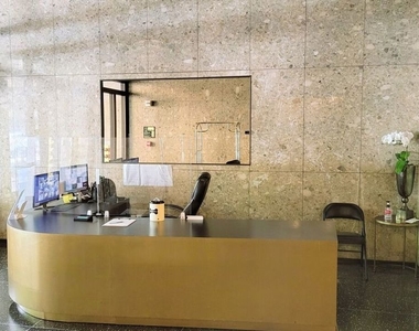 460 S Spring Street - Photo Thumbnail 24
