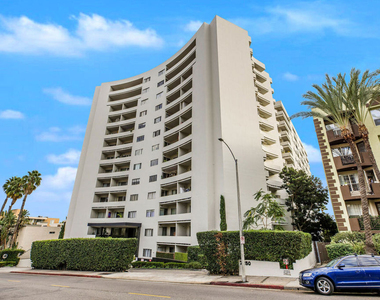 7250 Franklin Avenue - Photo Thumbnail 5