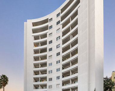 7250 Franklin Avenue - Photo Thumbnail 51