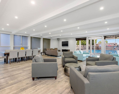 7250 Franklin Avenue - Photo Thumbnail 21
